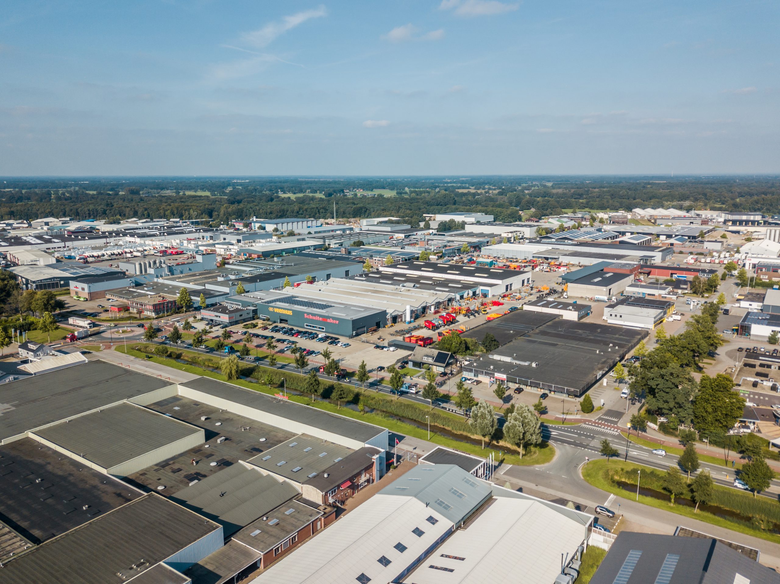 Bovenaanzicht van een industrieterrein